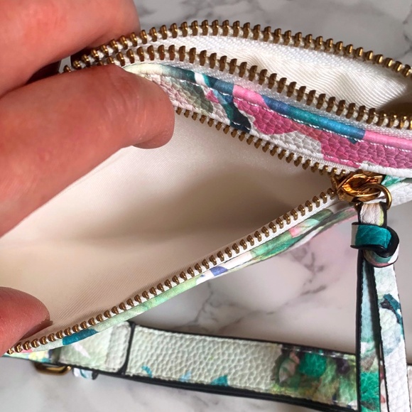 LOVE AND LORE Floral Belted Purse NWOT - Picture 5 of 9